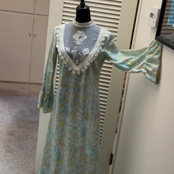 Vintage Prairie Dress - Picture 2 of 6